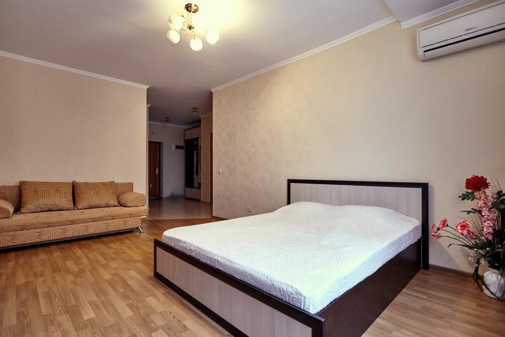 Aparthotel On Filatova Standart Krasnodar Bagian luar foto